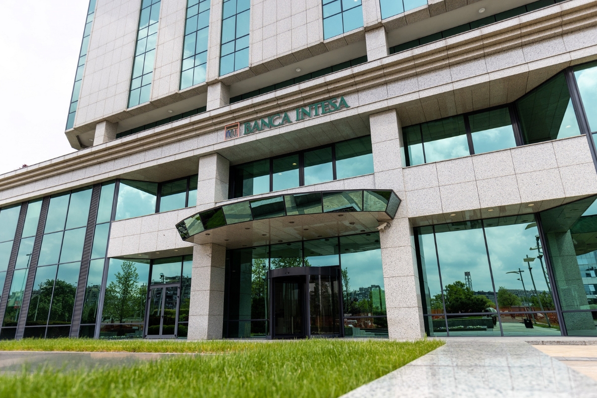Zgrada Banca Intesa banke koja je uvela SEPA plaćanja za građane Srbije